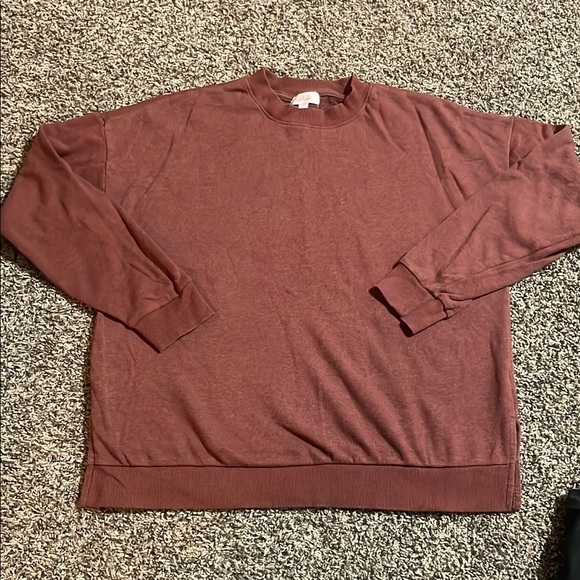 Colsie Tops - Colsie Women's Maroon Sweatshirt